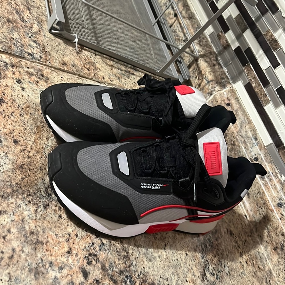 Puma sneakers almost new use 2 times